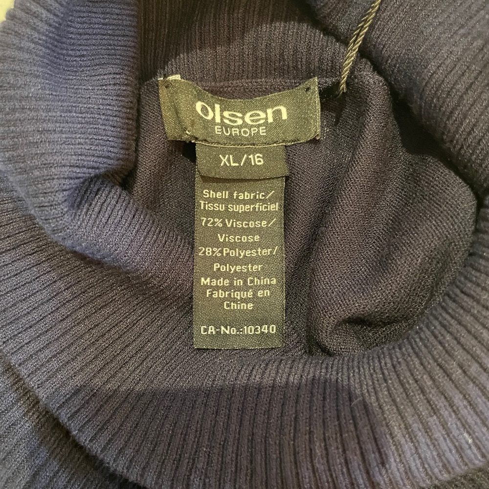 Olsen NWT Navy Turtleneck Sweater